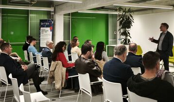 Vai alla notizia Innovazione e networking: imprese romagnole in visita al Competence Center BI-REX